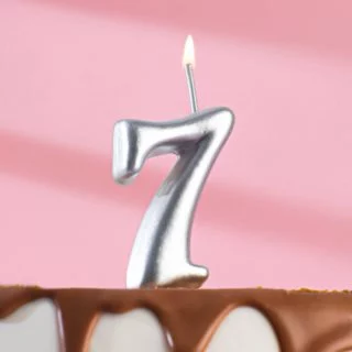 Свеча для торта цифра 7 "Серебряная", 7.8 см Свеча для торта цифра 7 "Серебряная", 7.8 см