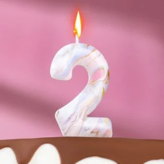 Свеча в торт "Белый мрамор", цифра "2", 8 см Свеча в торт "Белый мрамор", цифра "2", 8 см