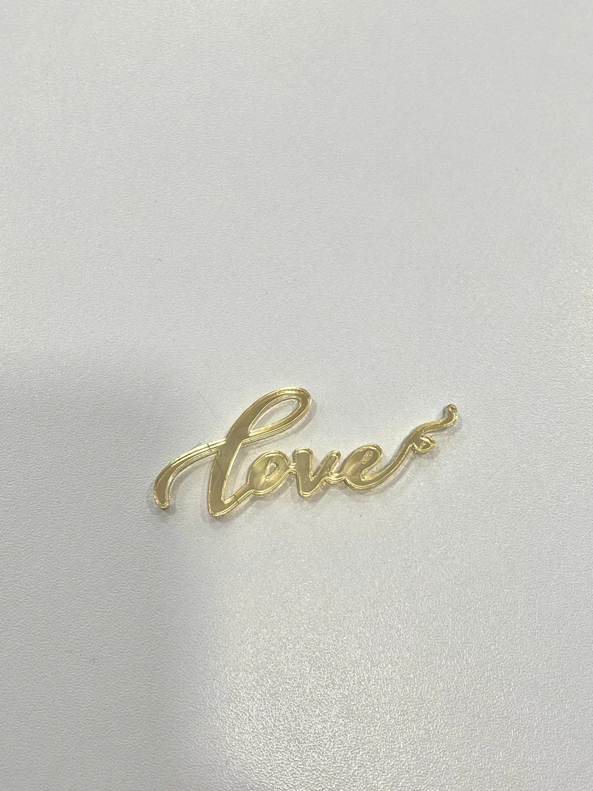 Топпер "Love" зеркальный акрил 6,5см Топпер "Love" зеркальный акрил 6,5см