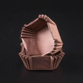 Капсулы для конфет коричневые квадрат. 35*35 мм, h 22 мм 45 ШТУК Капсулы для конфет коричневые квадрат. 35*35 мм, h 22 мм 45 ШТУК