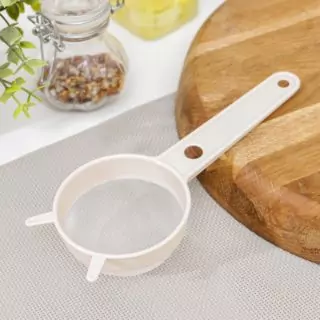 Сито кухонное с ручкой d=7.5 см, пластик Сито кухонное с ручкой d=7.5 см, пластик